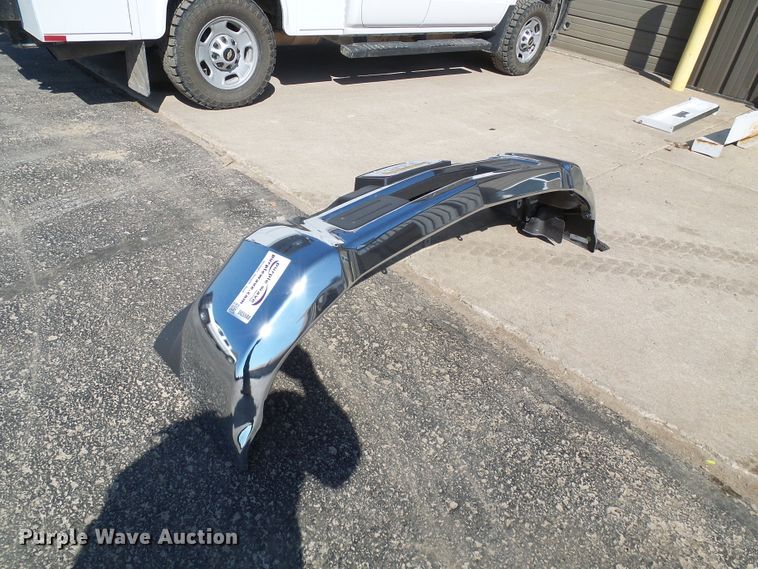 image for item DG5588 2019 Chevrolet 2500 bumper
