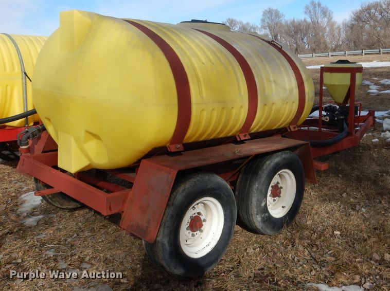 image for item DG5908 Fertilizer tank trailer