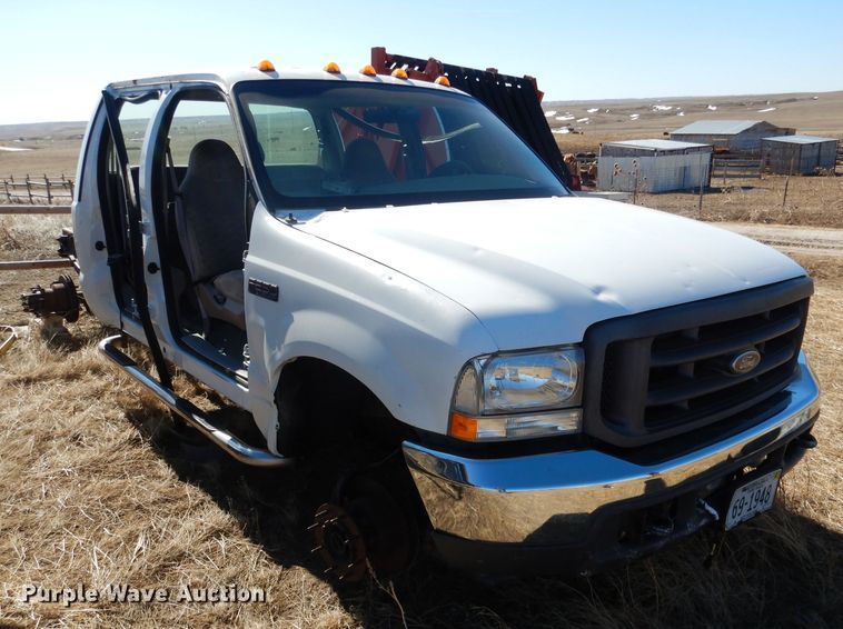 image for item DG5932 2000 Ford F450 pickup truck cab and chassis