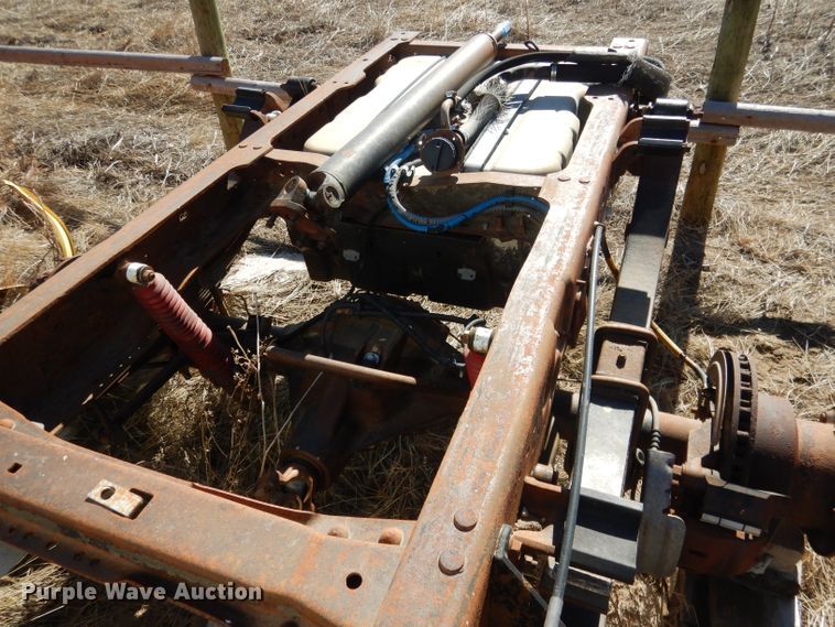 image for item DG5932 2000 Ford F450 pickup truck cab and chassis