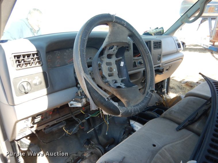 image for item DG5932 2000 Ford F450 pickup truck cab and chassis