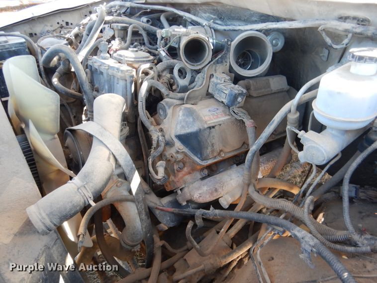 image for item DG5932 2000 Ford F450 pickup truck cab and chassis