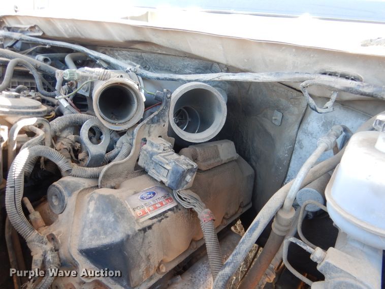 image for item DG5932 2000 Ford F450 pickup truck cab and chassis