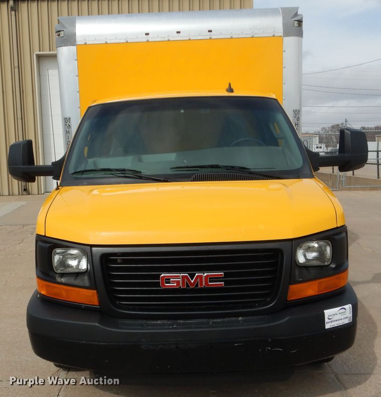 image for item DG5941 2016 GMC Savana box truck