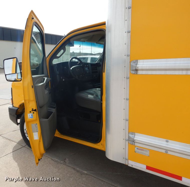 image for item DG5941 2016 GMC Savana box truck