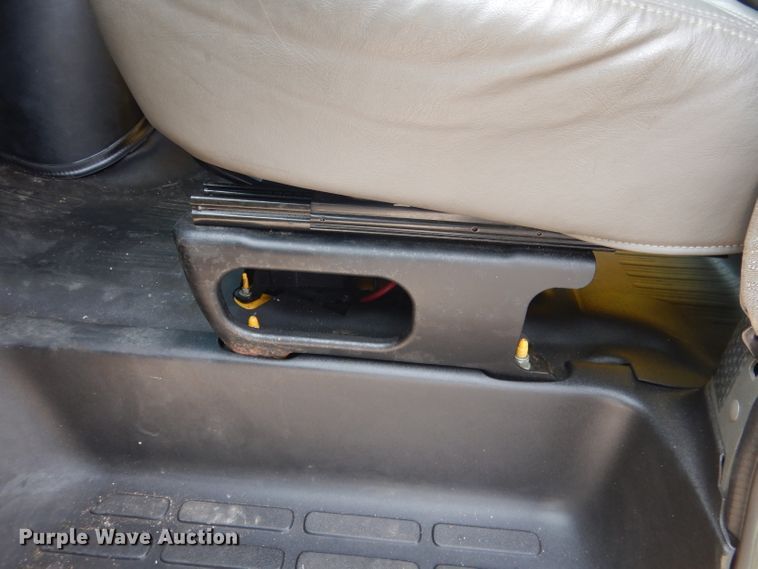 image for item DG5941 2016 GMC Savana box truck