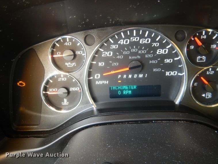 image for item DG5941 2016 GMC Savana box truck