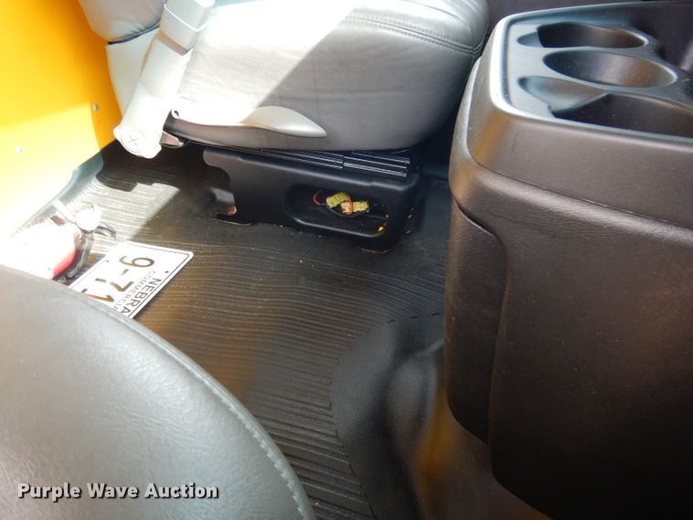 image for item DG5941 2016 GMC Savana box truck