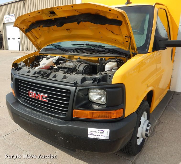 image for item DG5941 2016 GMC Savana box truck
