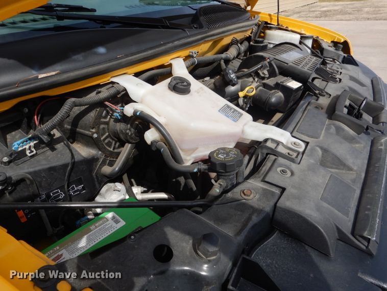 image for item DG5941 2016 GMC Savana box truck