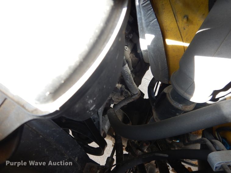 image for item DG5941 2016 GMC Savana box truck