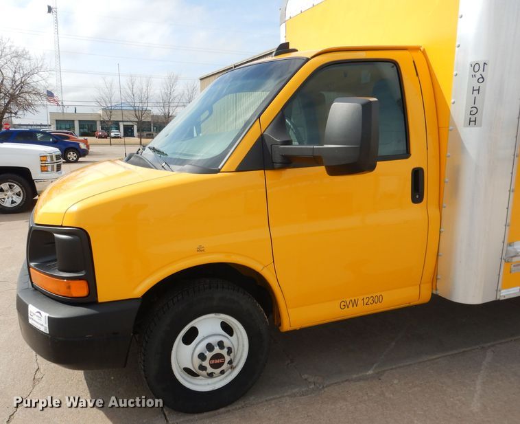 image for item DG5941 2016 GMC Savana box truck