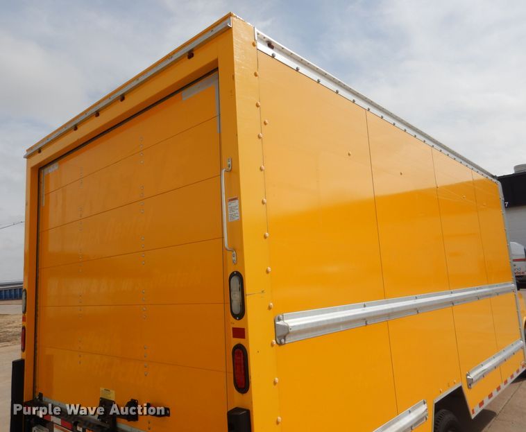 image for item DG5941 2016 GMC Savana box truck