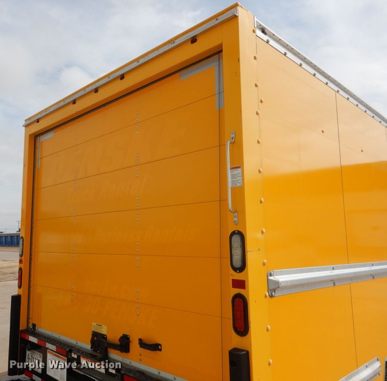 image for item DG5941 2016 GMC Savana box truck