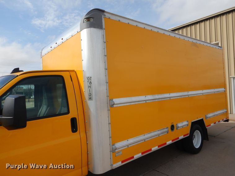 image for item DG5941 2016 GMC Savana box truck