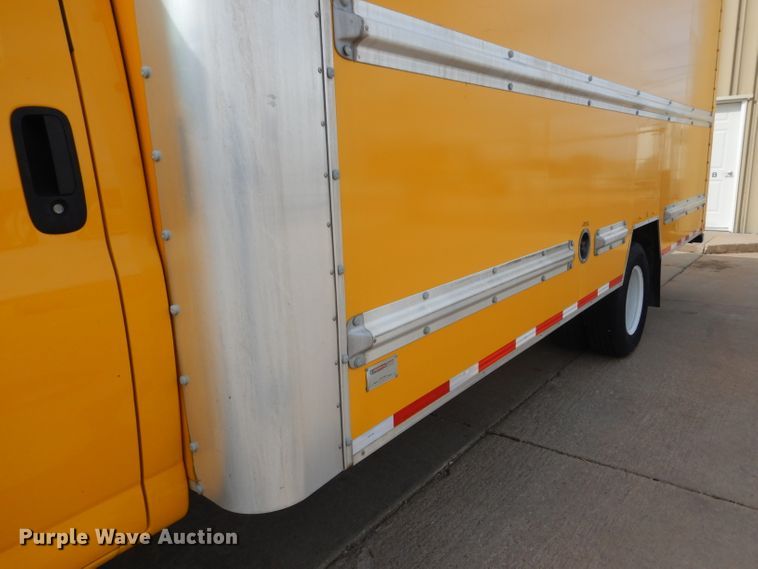 image for item DG5941 2016 GMC Savana box truck