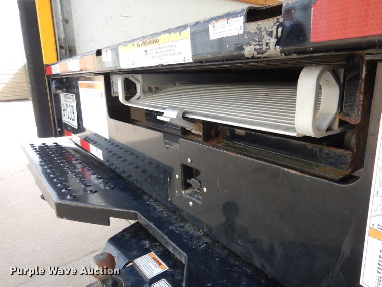 image for item DG5941 2016 GMC Savana box truck