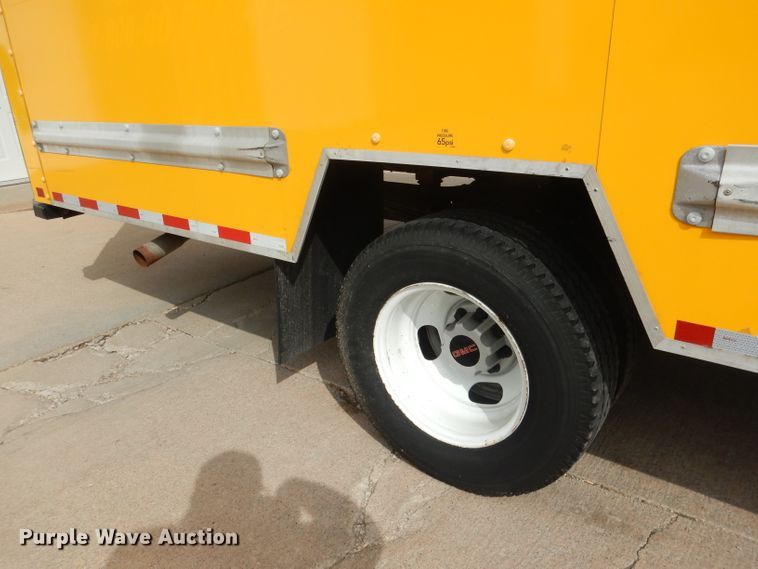 image for item DG5941 2016 GMC Savana box truck