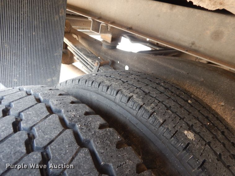 image for item DG5941 2016 GMC Savana box truck