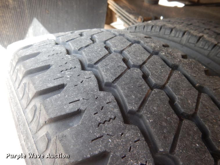 image for item DG5941 2016 GMC Savana box truck