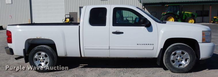 image for item DG6331 2011 Chevrolet Silverado 1500  Ext. Cab pickup truck
