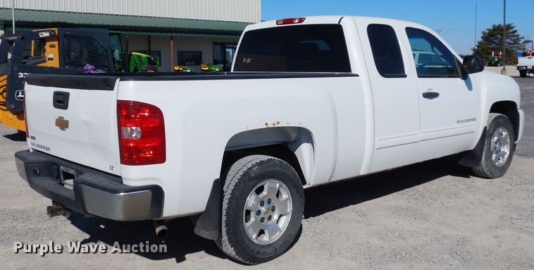 image for item DG6331 2011 Chevrolet Silverado 1500  Ext. Cab pickup truck