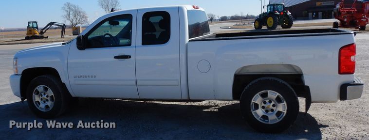 image for item DG6331 2011 Chevrolet Silverado 1500  Ext. Cab pickup truck