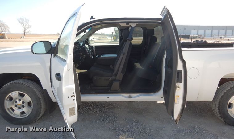 image for item DG6331 2011 Chevrolet Silverado 1500  Ext. Cab pickup truck