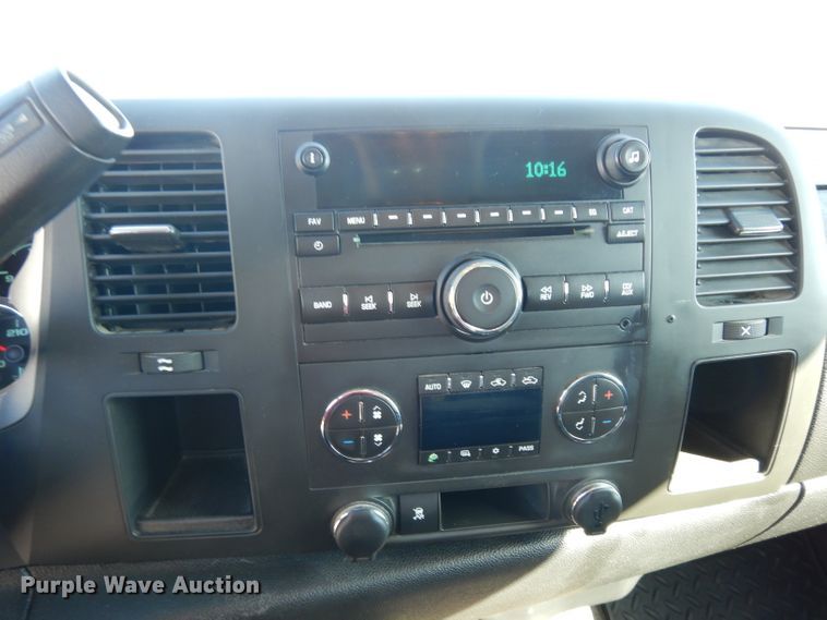 image for item DG6331 2011 Chevrolet Silverado 1500  Ext. Cab pickup truck