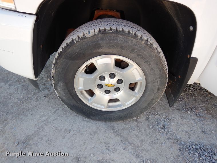 image for item DG6331 2011 Chevrolet Silverado 1500  Ext. Cab pickup truck