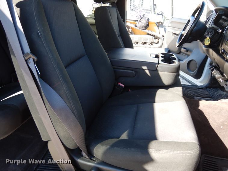 image for item DG6331 2011 Chevrolet Silverado 1500  Ext. Cab pickup truck