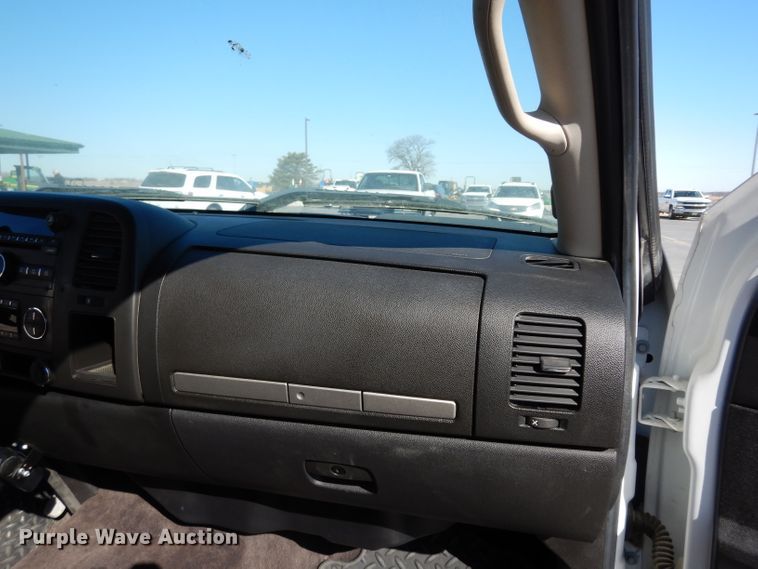 image for item DG6331 2011 Chevrolet Silverado 1500  Ext. Cab pickup truck