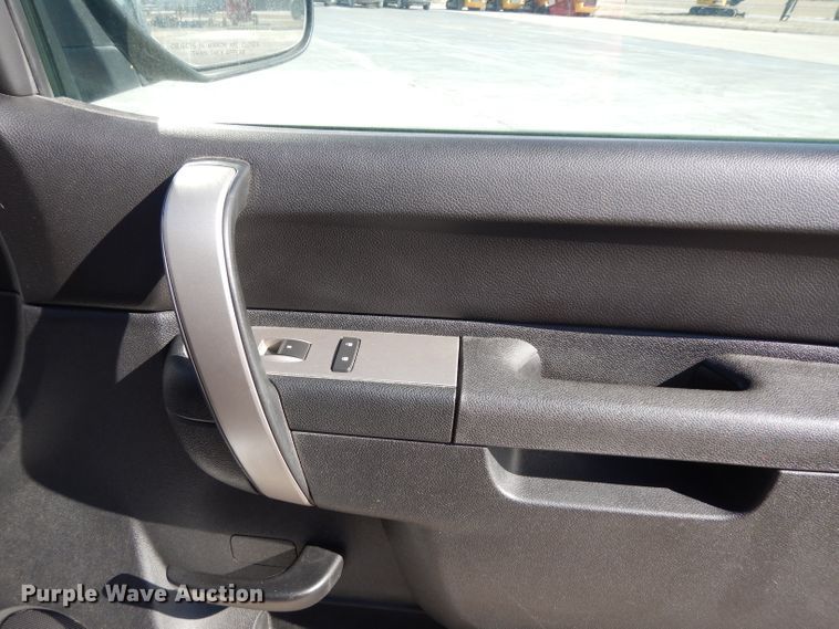 image for item DG6331 2011 Chevrolet Silverado 1500  Ext. Cab pickup truck