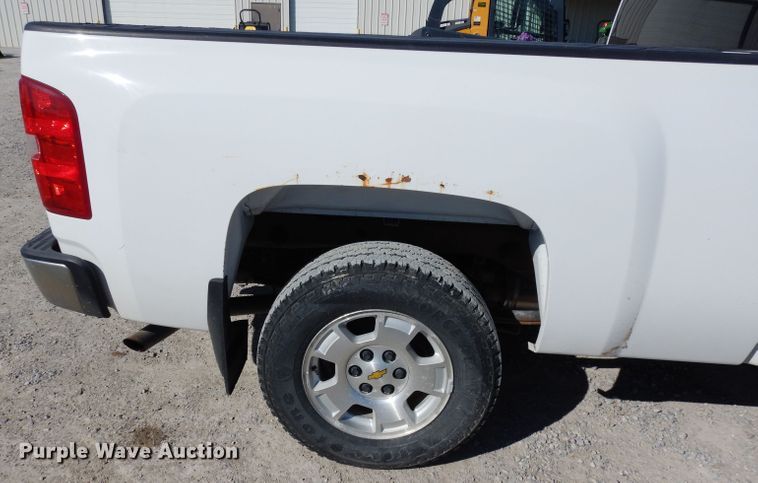 image for item DG6331 2011 Chevrolet Silverado 1500  Ext. Cab pickup truck