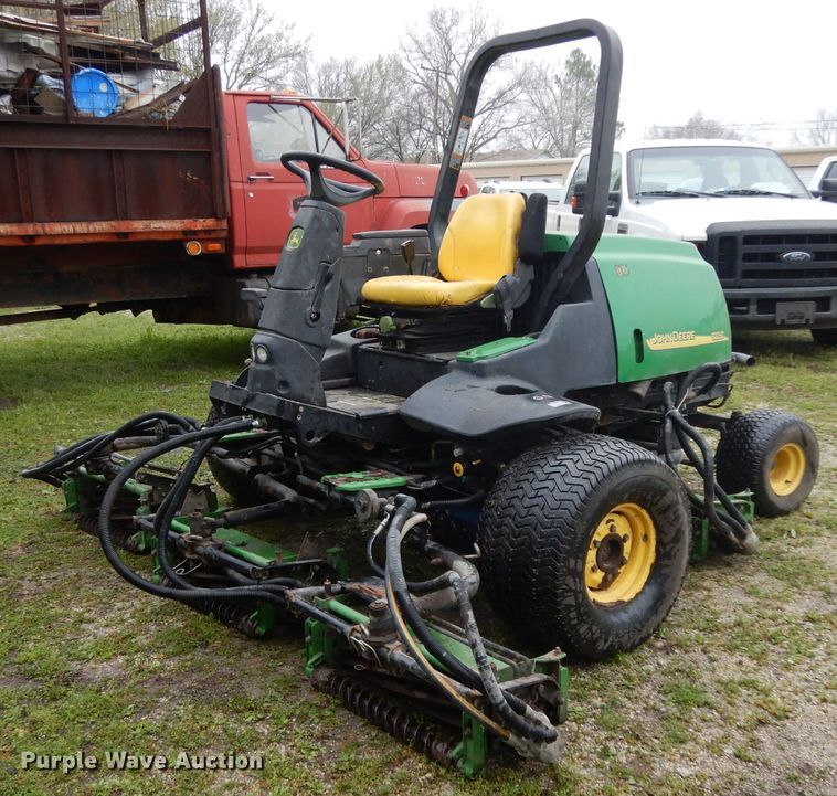 image for item DG6750 John Deere 3225C gang mower