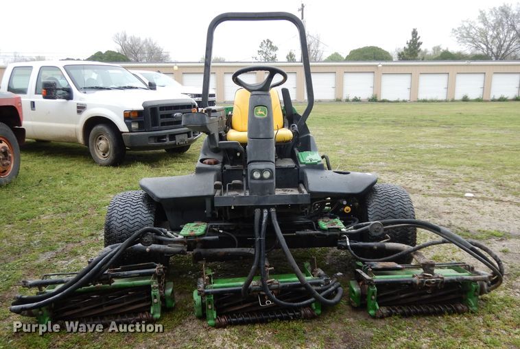 image for item DG6750 John Deere 3225C gang mower