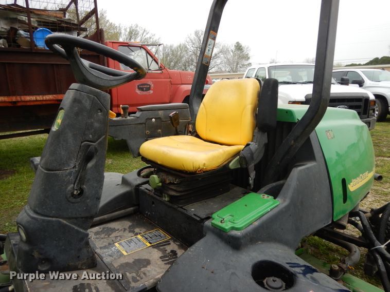 image for item DG6750 John Deere 3225C gang mower