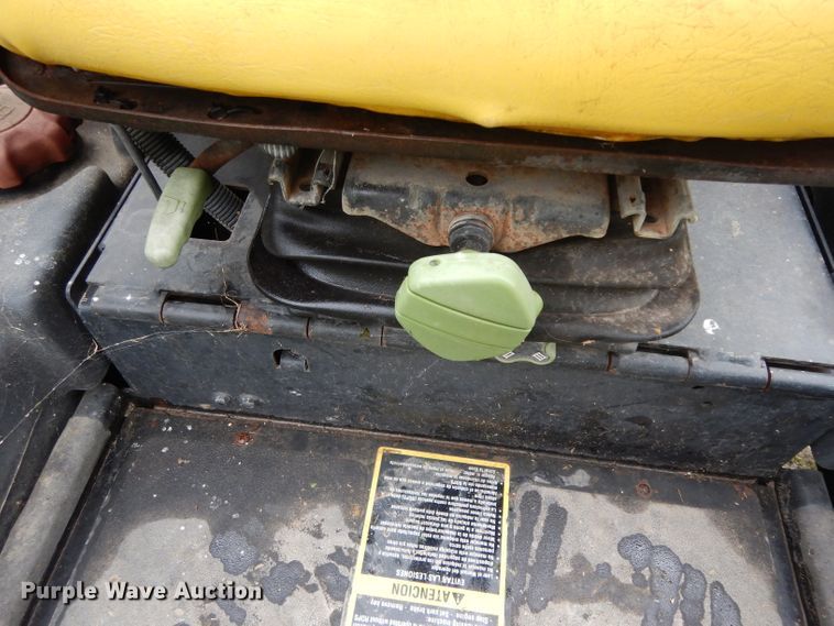 image for item DG6750 John Deere 3225C gang mower