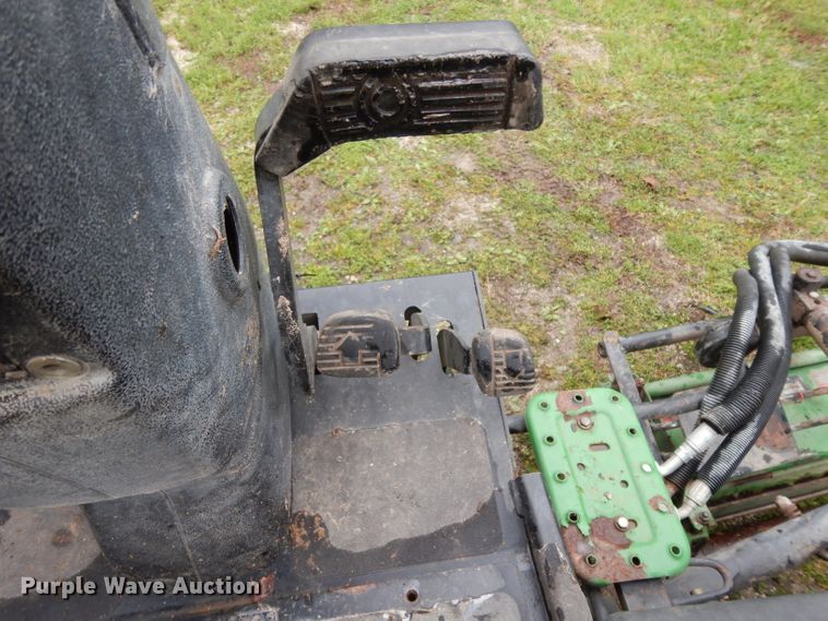 image for item DG6750 John Deere 3225C gang mower