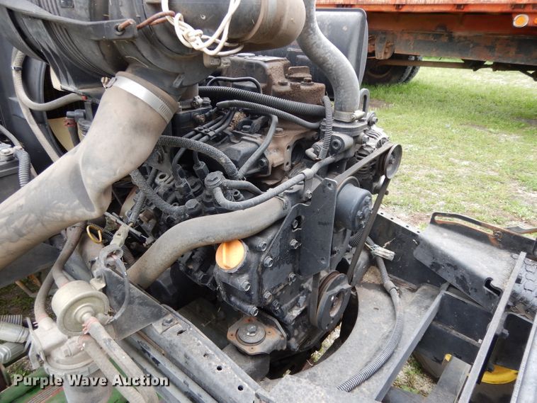 image for item DG6750 John Deere 3225C gang mower