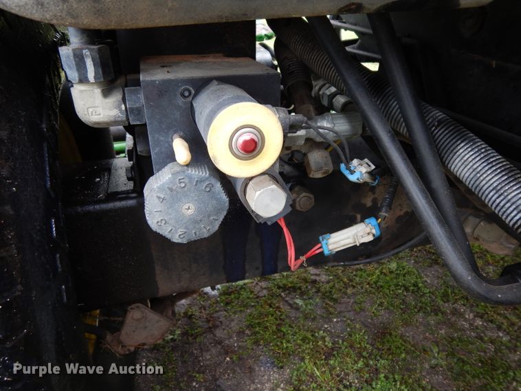 image for item DG6750 John Deere 3225C gang mower