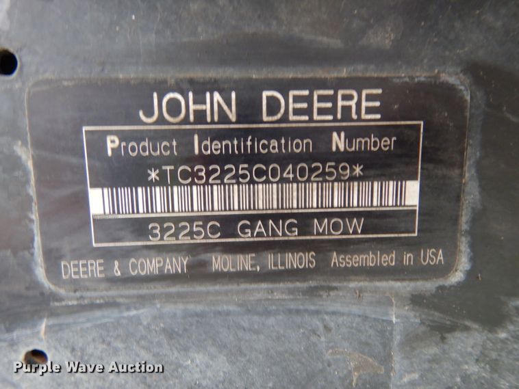 image for item DG6750 John Deere 3225C gang mower