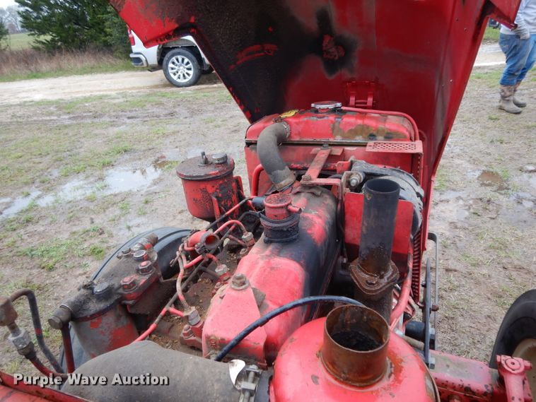 image for item DH2416 Mahindra 575DI tractor