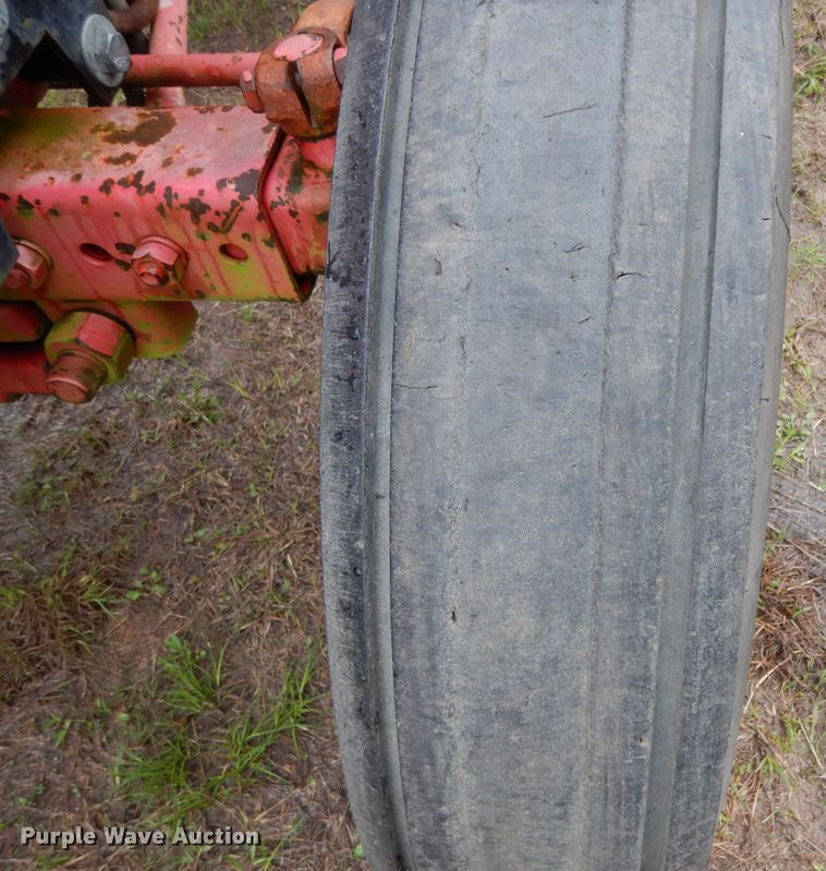 image for item DH2416 Mahindra 575DI tractor