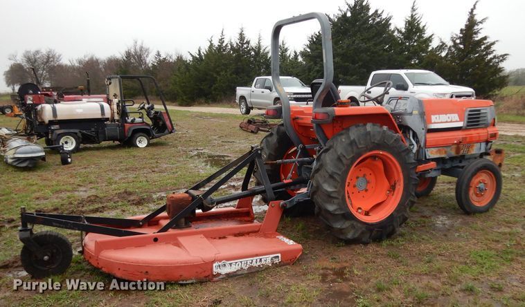 image for item DH2418 Kubota L3300 tractor