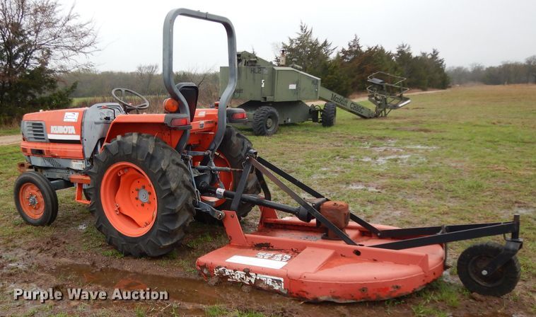 image for item DH2418 Kubota L3300 tractor