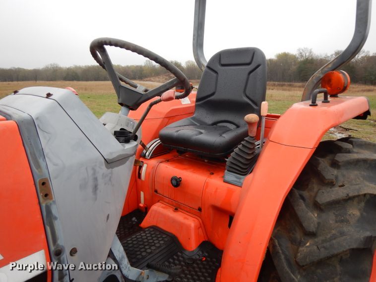 image for item DH2418 Kubota L3300 tractor