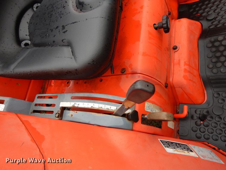 image for item DH2418 Kubota L3300 tractor