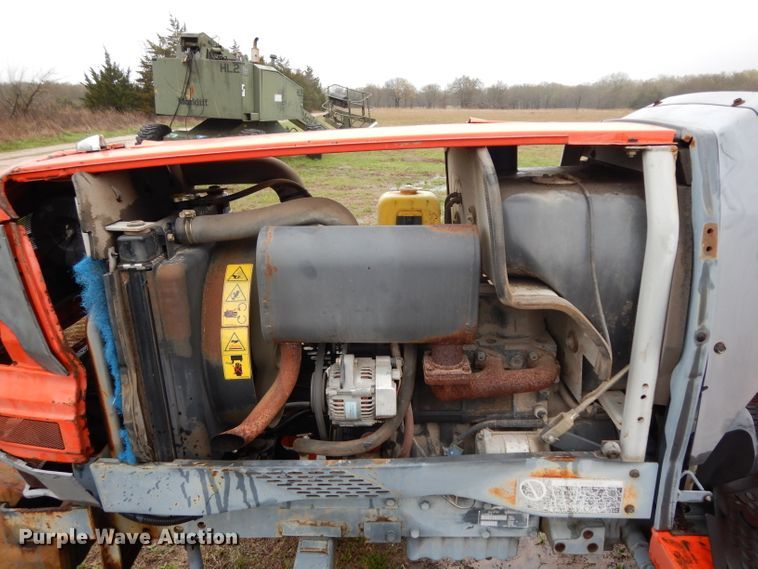 image for item DH2418 Kubota L3300 tractor