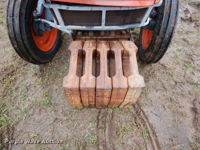 image for item DH2418 Kubota L3300 tractor